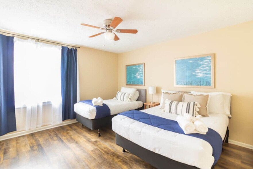 Building Photo - 3912 Crestview Dr