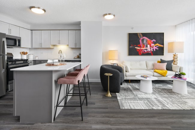 Building Photo - 300 East South Water Street