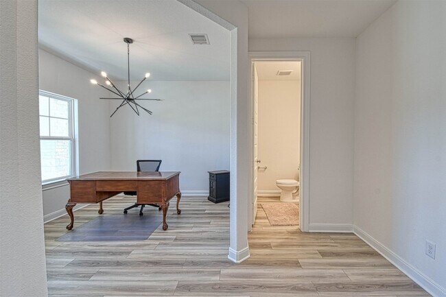 Building Photo - 17703 Rosette Grass Dr