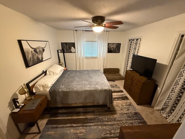 Master bedroom - 9802 Briar Ridge Dr
