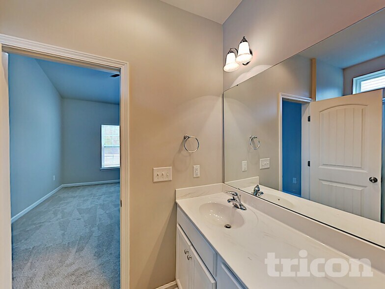 Building Photo - 156 Lakemont Dr