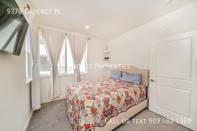 Building Photo - 9378 Cadence Pl