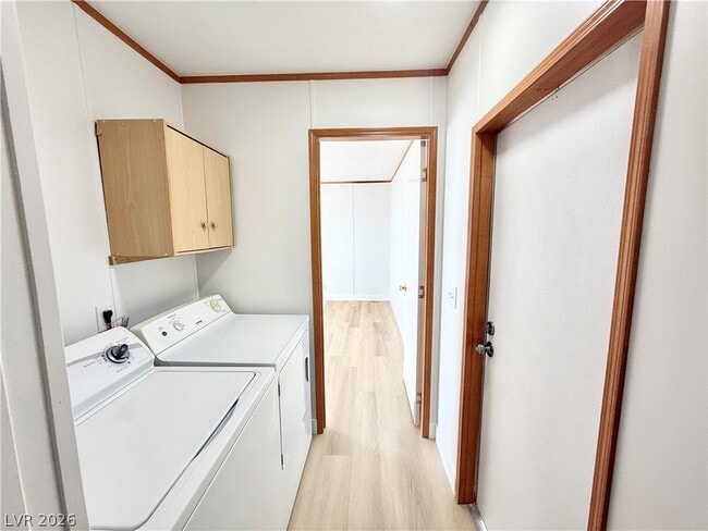 Building Photo - 4210 E Cheyenne Way