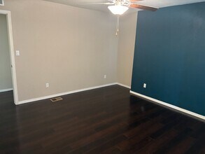 Building Photo - Executive 2 story Town house 4 Bedroom 3 b...