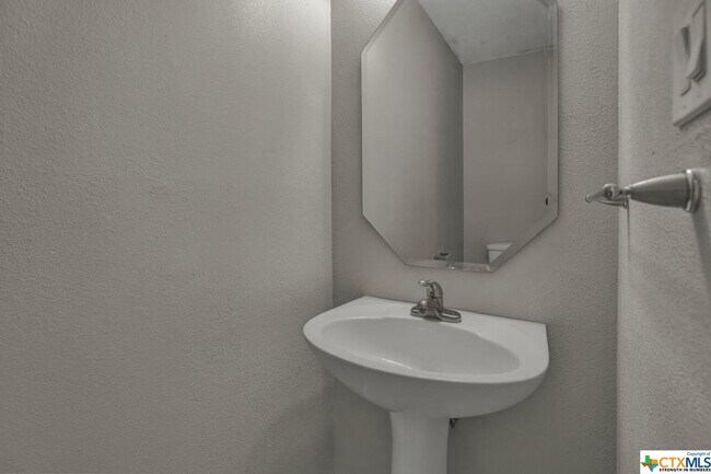 Building Photo - 650 Freiling