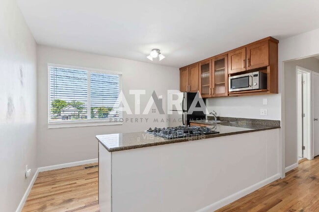 Building Photo - 650 N 300 W