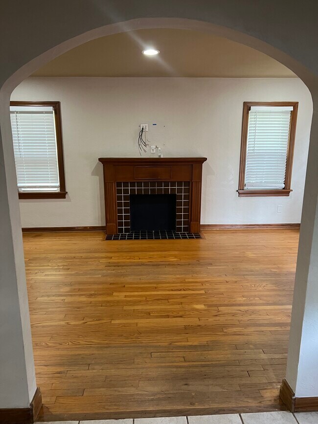 Building Photo - 3112 NW Drexel Ct