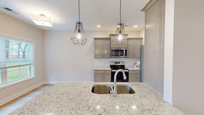 Building Photo - For Lease | Beautiful 3 Bedroom, 2 Bath Home in McClellan Crossing