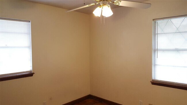Building Photo - 1508 Southern Heights Ave