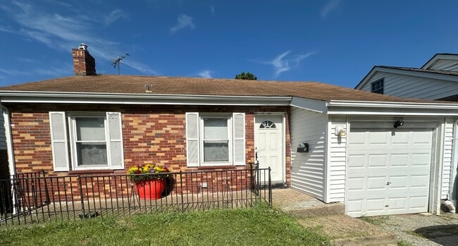 Primary Photo - 10005 Sheldon Dr