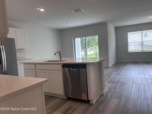 Building Photo - 2398 Angel Rd