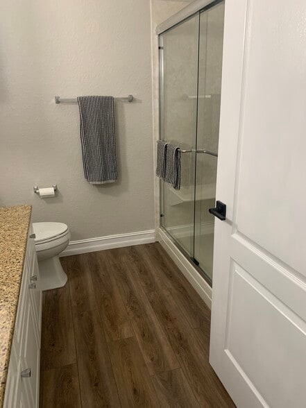 2nd Bathroom - 2765 Via Cipriani St