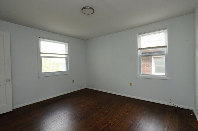 Building Photo - 2309 Tilbury Ave
