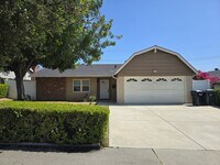 Building Photo - Beautiful 4 Bedroom Home