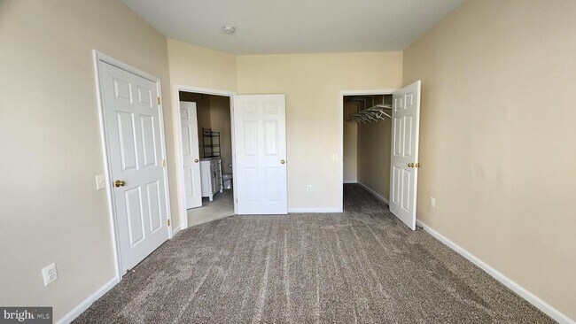 Building Photo - 6333 Eagle Ridge Ln