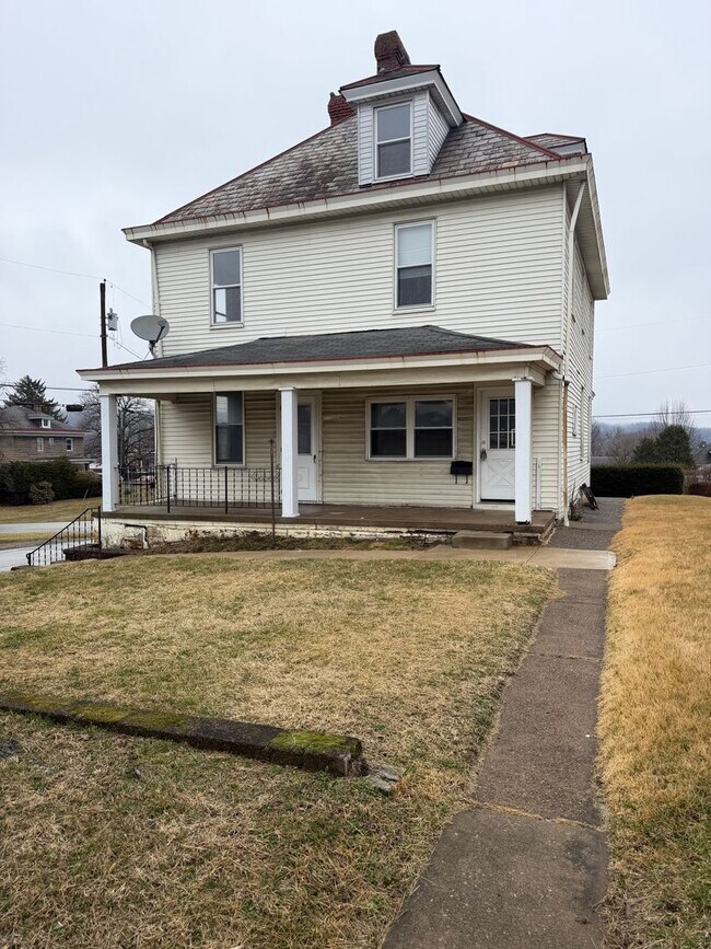 Building Photo - 914 Lawrence St