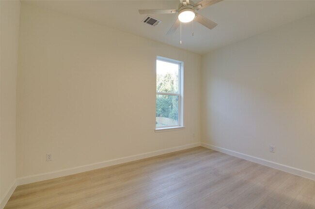 Building Photo - 957 Ringold St