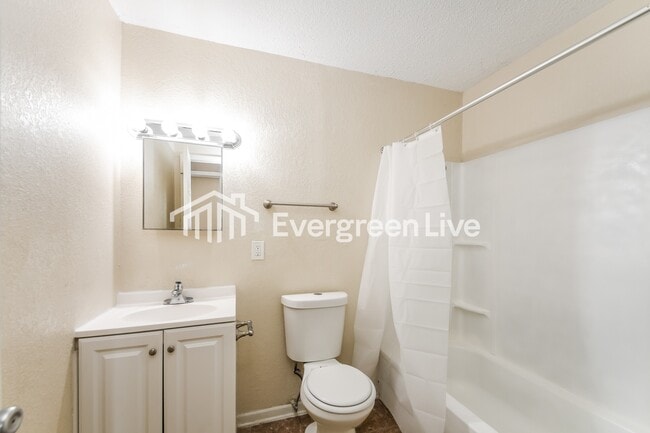 Building Photo - 1933 Sloan Ave