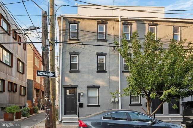 Building Photo - 107 W Thompson St