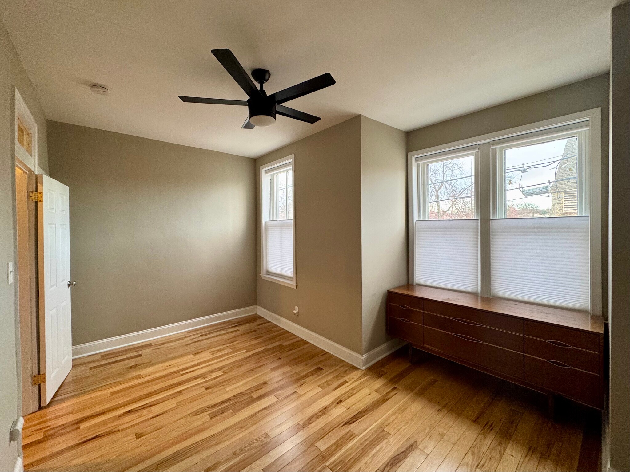 Main bedroom - 2103 13th St SE