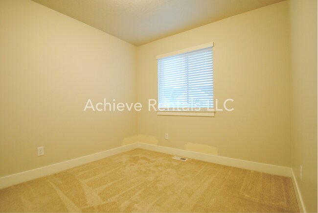 Building Photo - 4067 S 2800 W