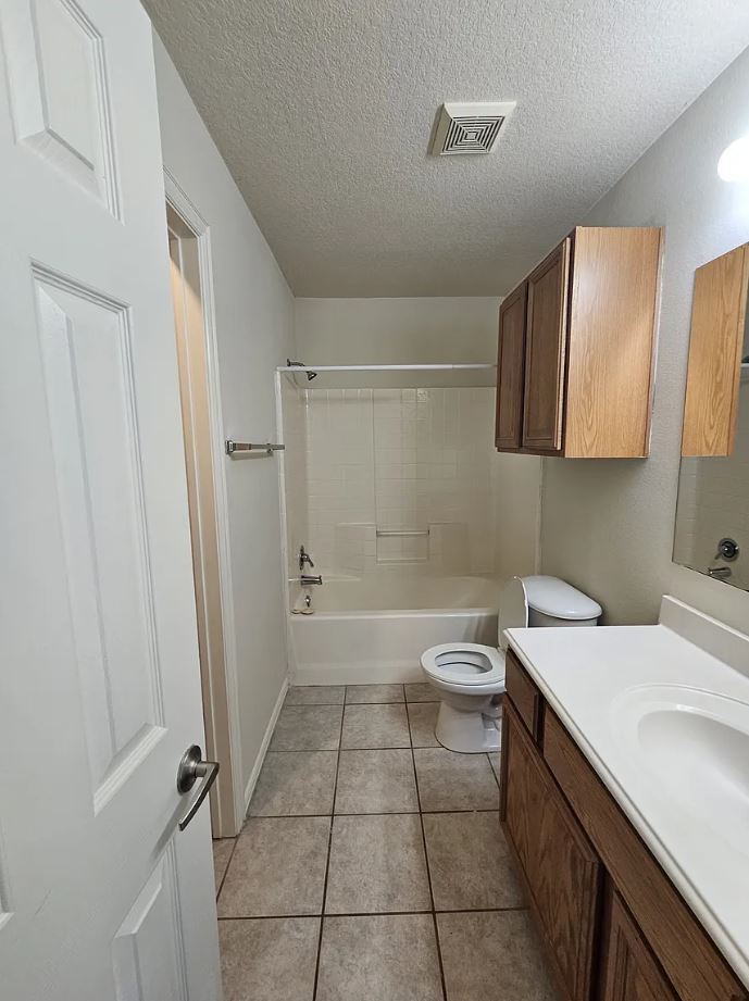 Building Photo - 1001 Krenek Tap