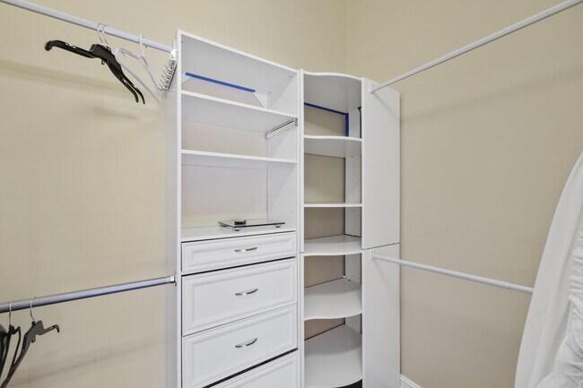Building Photo - 7546 Ironbridge Cir