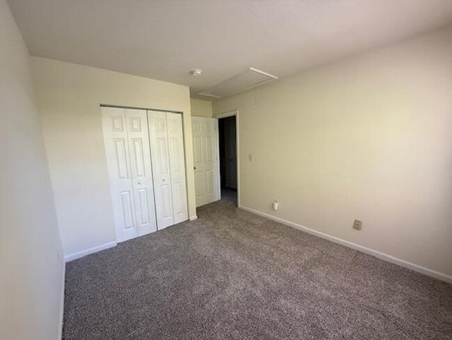 Building Photo - 146 Forthview Way