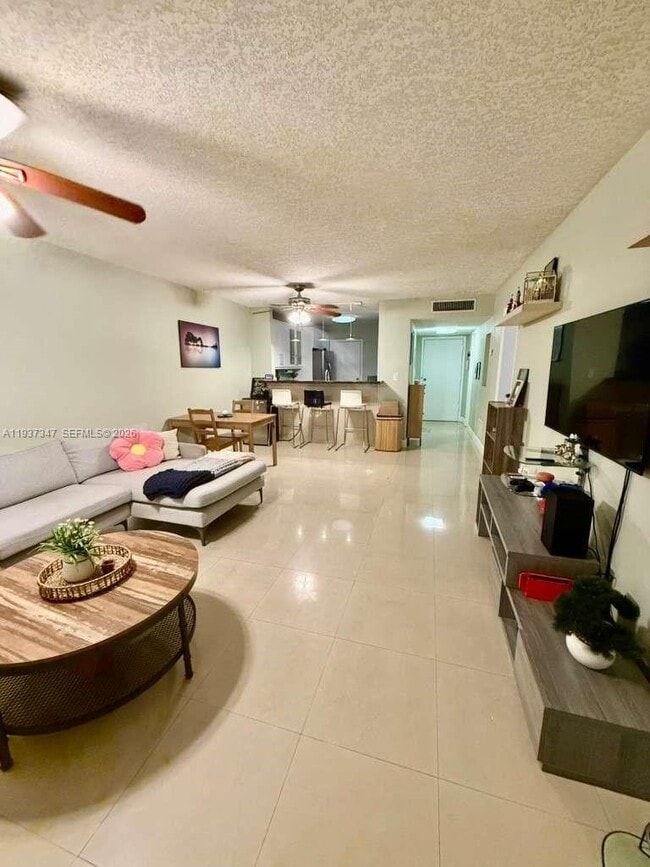 Building Photo - 1400 NE 191st St