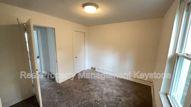 Building Photo - 1026 Mirror St