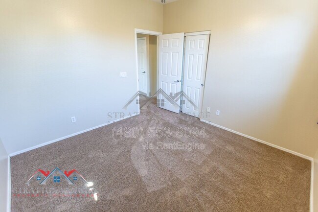 Building Photo - 9136 W Meadow Dr
