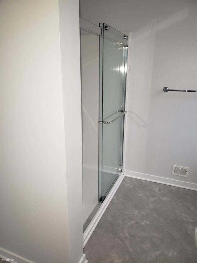 Building Photo - 310 E 3rd St