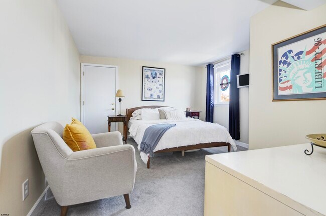 Building Photo - 9801 Ventnor Ave