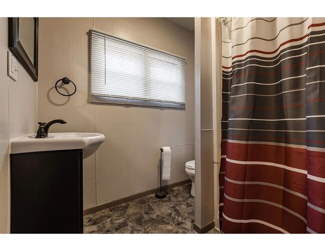 Building Photo - 3BR home in the heart of Northside La Crosse!