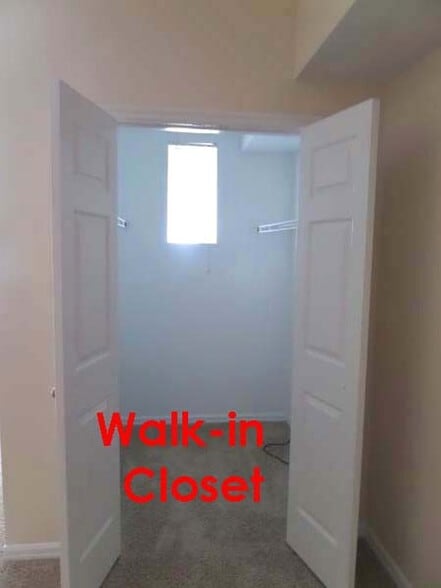 a walk-in closet - 2010 E Palm Ave