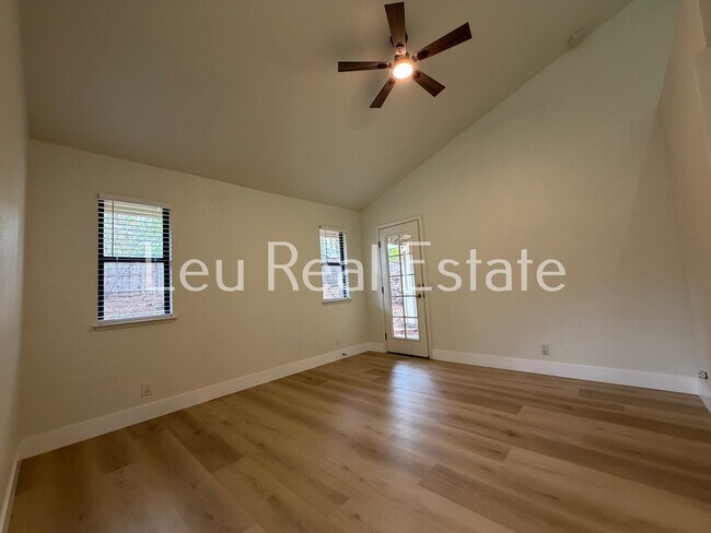 Building Photo - 167 Stonington Way