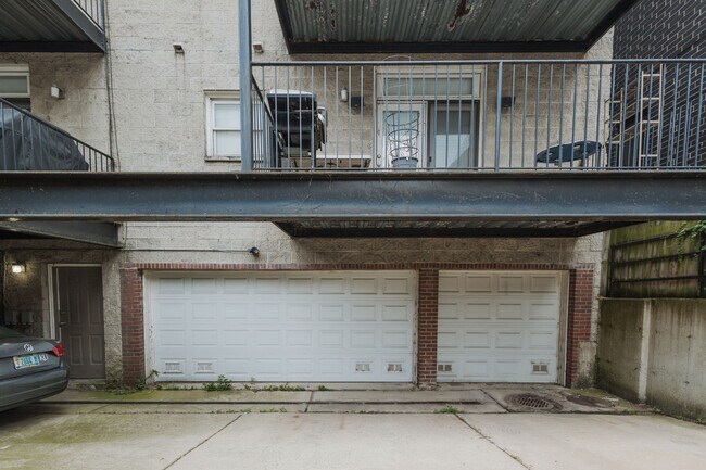 Building Photo - 1527 N Hudson Ave