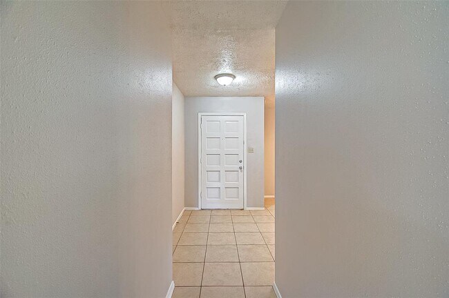 Building Photo - 11203 Doric Ct