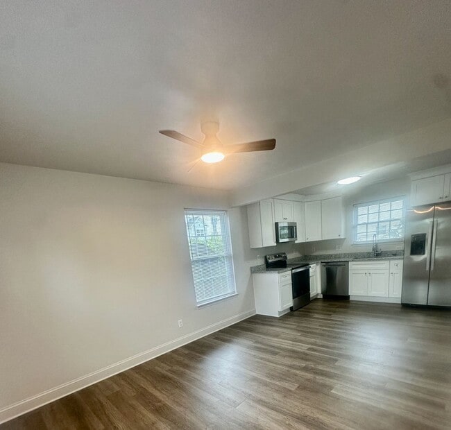 Building Photo - 1606 Parks Ave