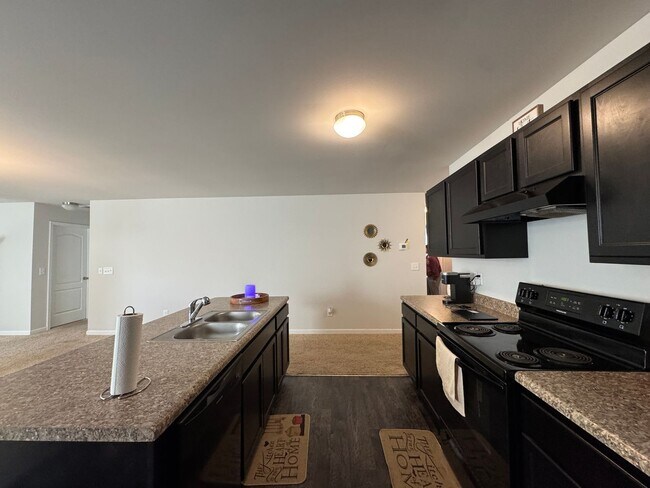 Building Photo - Beautiful 3 Bed 2 Bath Home in Stedman