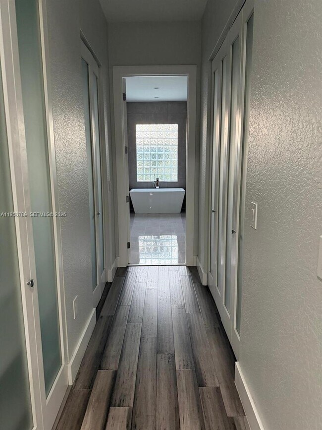 Building Photo - 5455 SW 191st Terrace