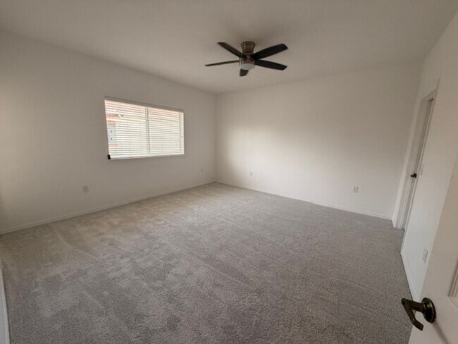 Building Photo - 3980 Mediterranea Cir