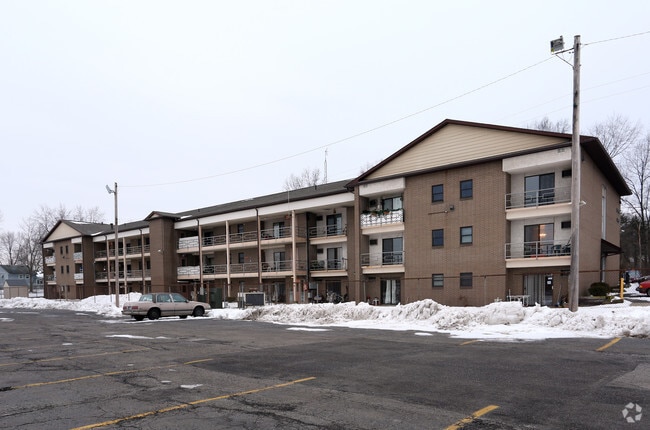 Building Photo - Eastview Apartments