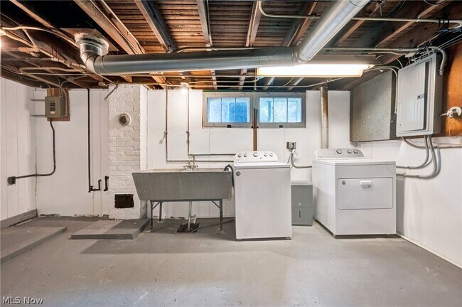 Building Photo - 4313 Neville Rd