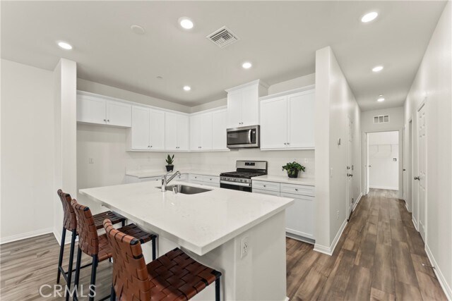 Building Photo - 4281 S Hermosa Paseo
