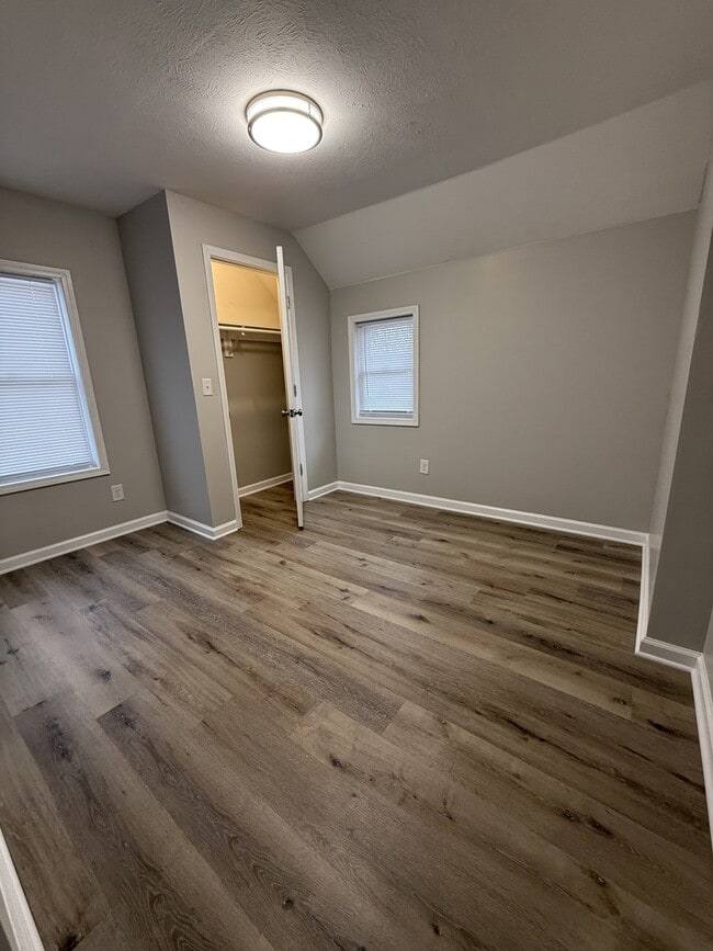 Building Photo - 821 Hazard Ave