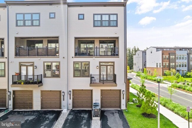 Building Photo - 12921 Sunrise Ridge Aly
