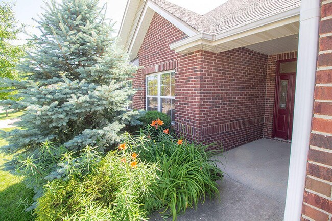 Building Photo - 5305 Chamois Dr