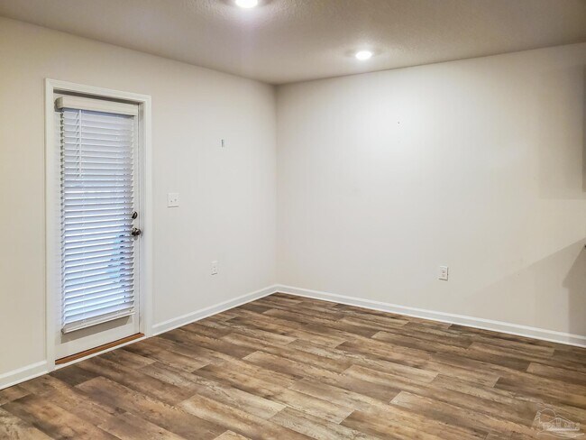 Building Photo - 7332 Lakeside Oak Ct