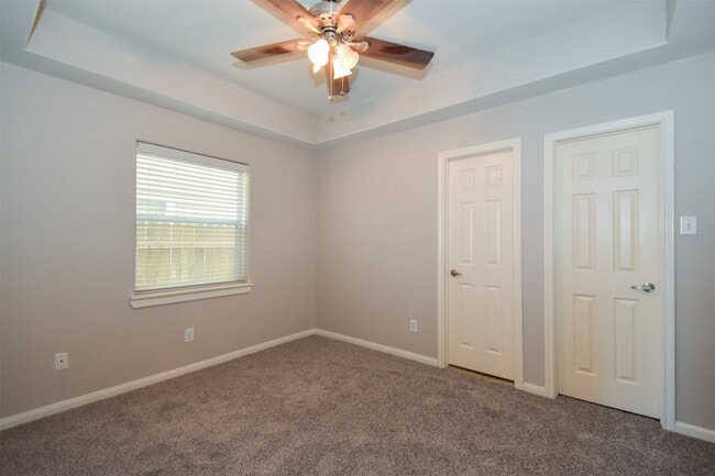 Building Photo - 1141 W 24th St